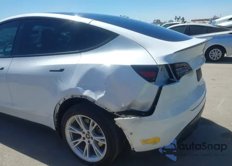 2022 Tesla Model Y Long Range Dual Motor All-Wheel Drive из США, поврежденный, VIN 7SAYGDEE6NF423753